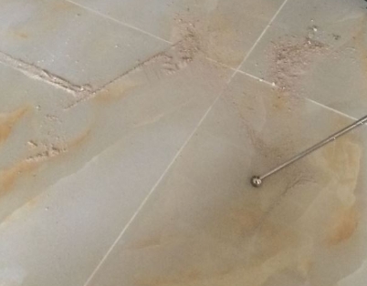 阳信瓷砖空鼓维修公司分享粘合剂选择不当在瓷砖铺贴过程中可能导致以下问题